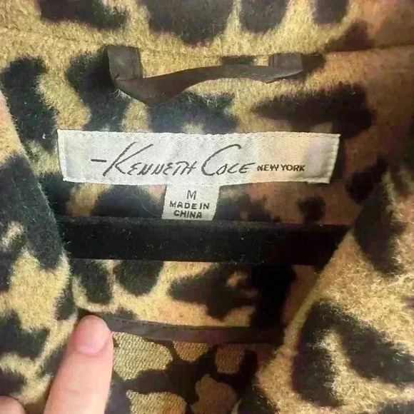 Women’s Kenneth Cole cheetah animal print long coat with ribbed sleeves size M - Picture 8 of 9